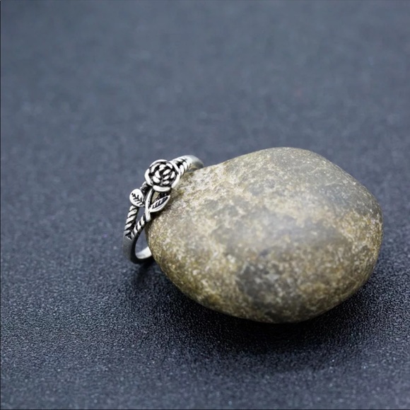 New Vintage Rose Flower Shape Women’s Ring - Picture 4 of 6